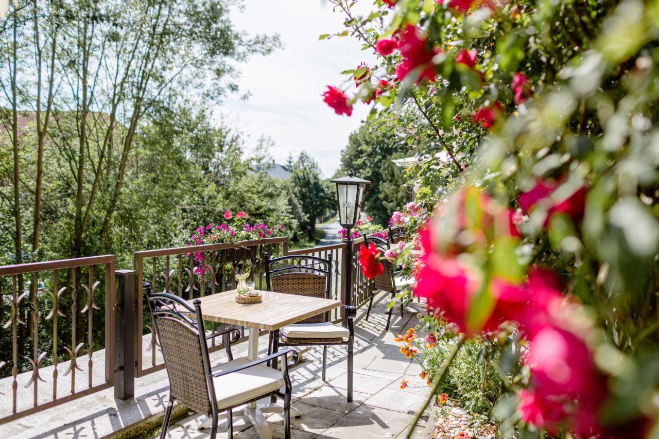 Hotel Restaurant Zwergschloesschen Гера Экстерьер фото