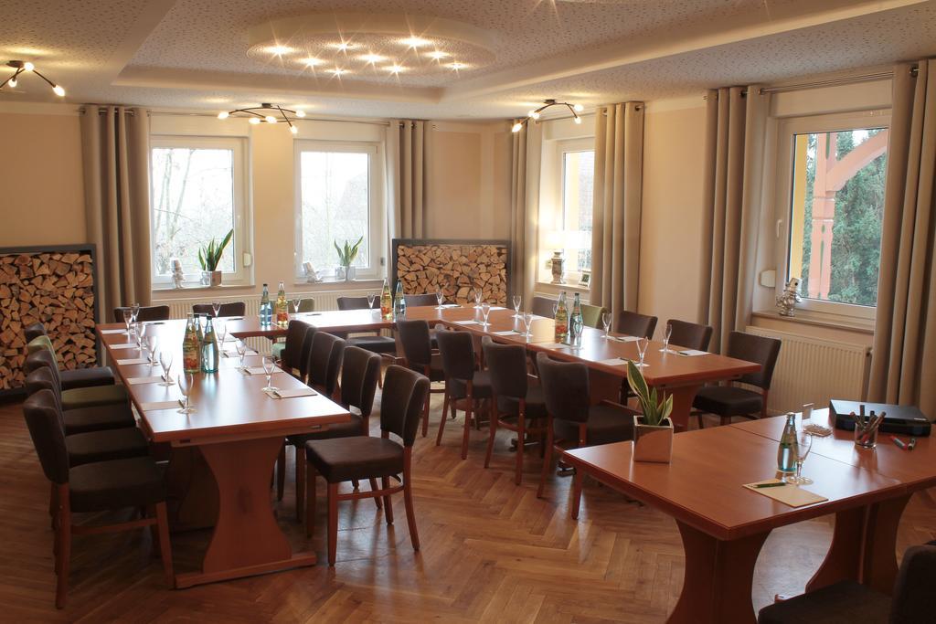Hotel Restaurant Zwergschloesschen Гера Экстерьер фото