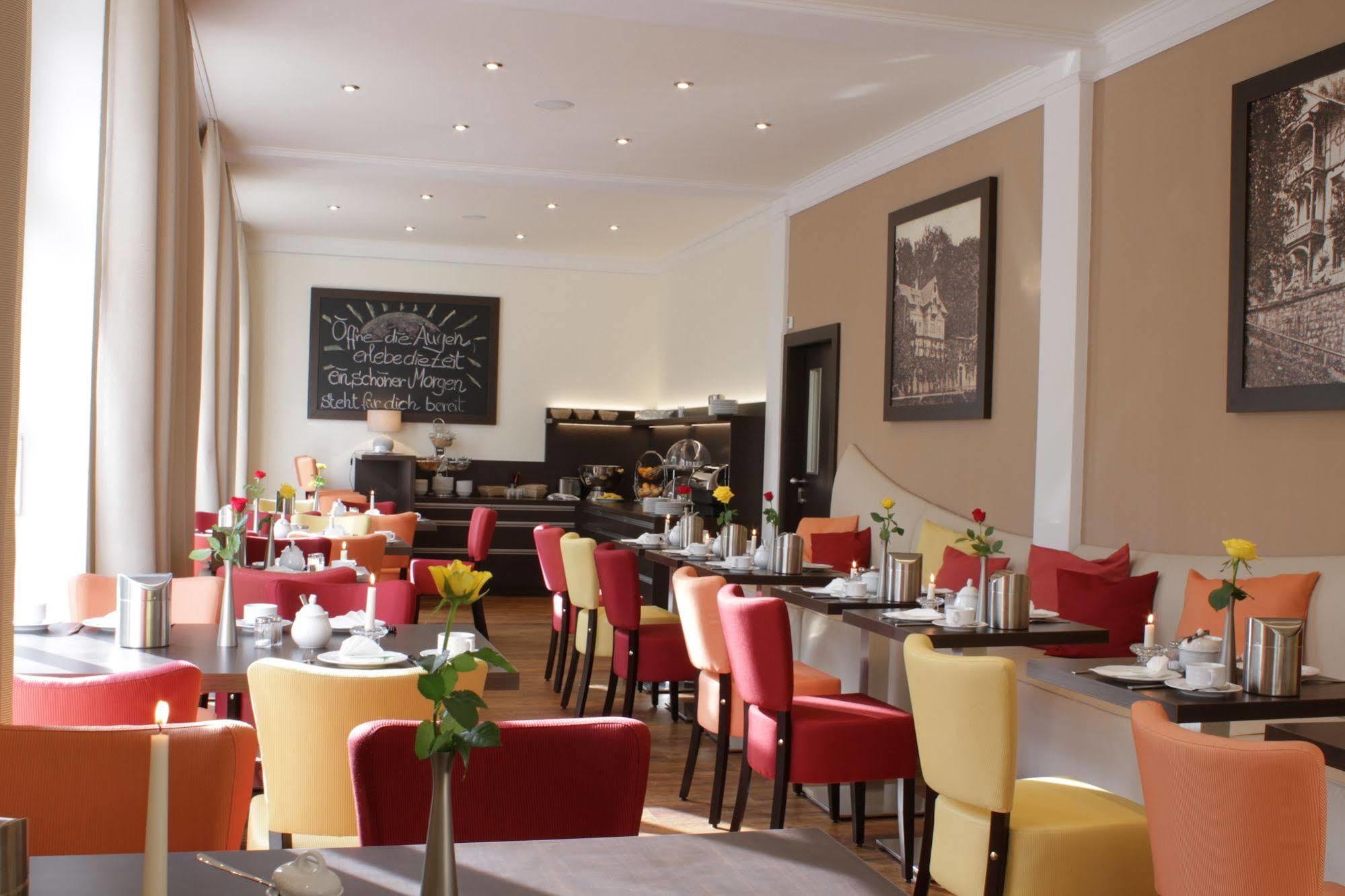 Hotel Restaurant Zwergschloesschen Гера Экстерьер фото