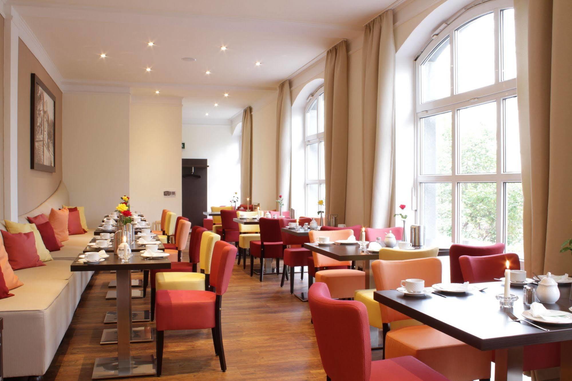 Hotel Restaurant Zwergschloesschen Гера Экстерьер фото